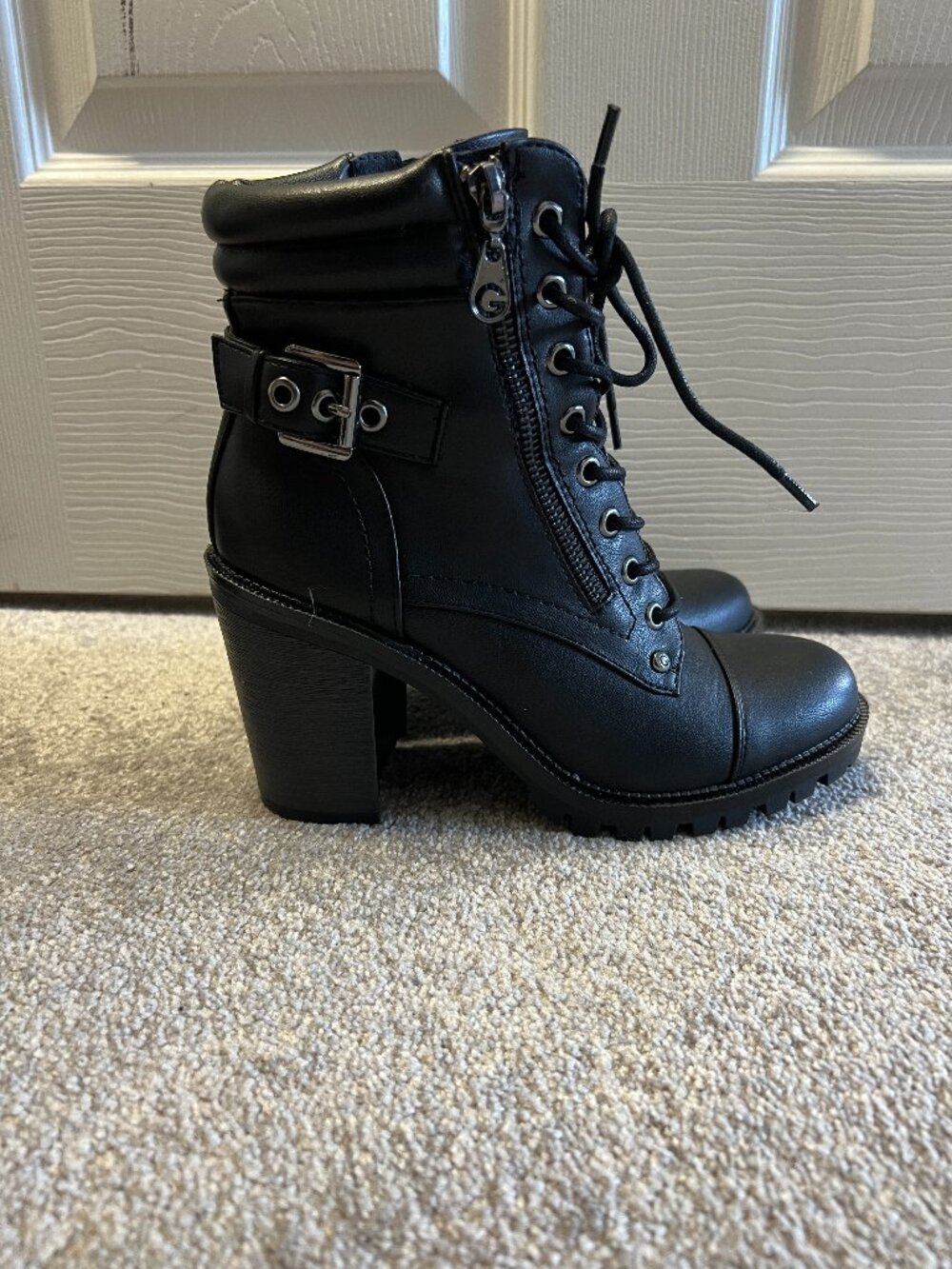 GBG Guess Jaydyn Black Combat Lace-Up Boots 7M